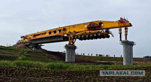 Интерестная машина для сборки мостов
