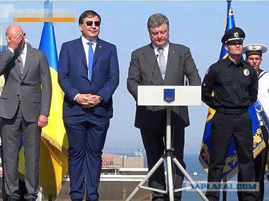 Дресс-код от Саакашвили. Глава Одесской области заправил брюки в носки