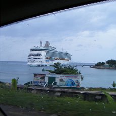 О новом городе развлечений на воде: инаугурационный круиз на гиганте Harmony of the Seas