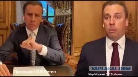 Маразм крепчал. В Москве вводится новый тип пропусков