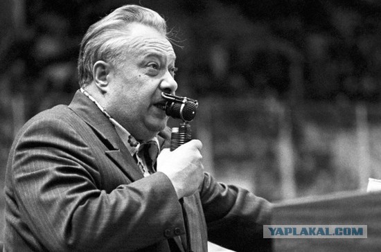 В Риге снимают флаг чемпионата мира по хоккею
