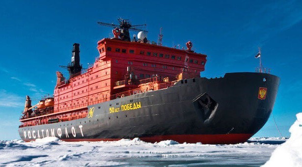 Что за странный выступ делают прямо под носом у некоторых кораблей