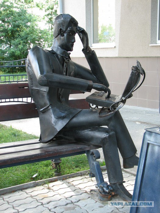 Необычные памятники