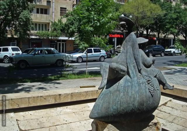 Самые необычные памятники Еревана