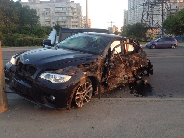 Мажоры устроили гонки в городе