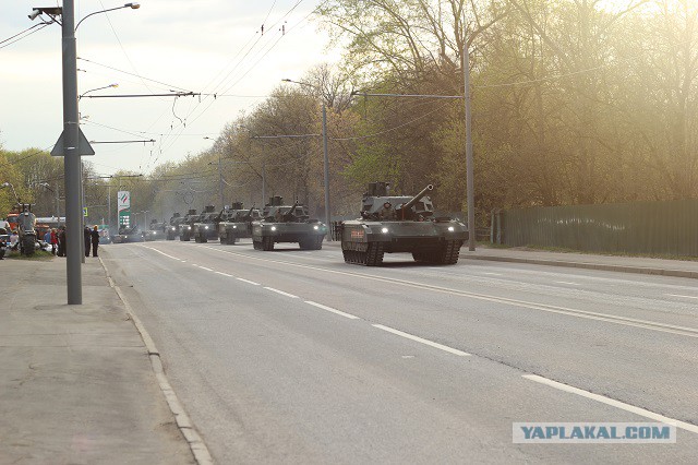 Как я не попал домой, но не пожалел. По Пресне танки грохотали!