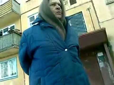 Прогнала со скамейки, потому что дольше пердит на планете.