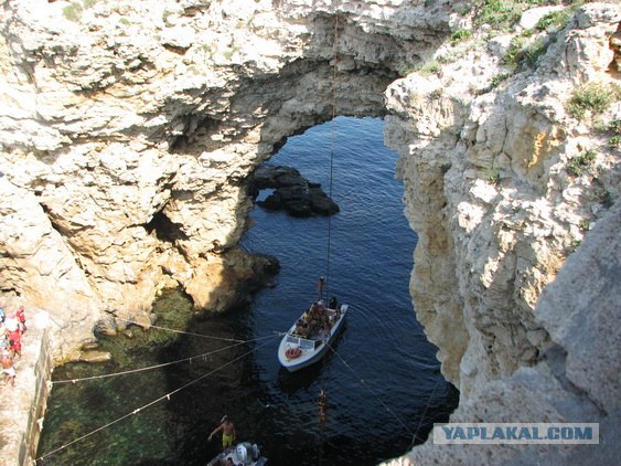 Мыс Тарханкут - самая западная точка Крыма.