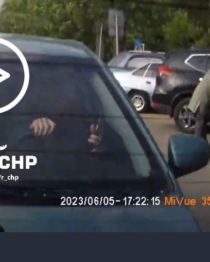 Девушка за рулем