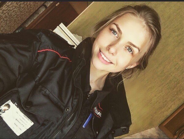 Девушки в форме
