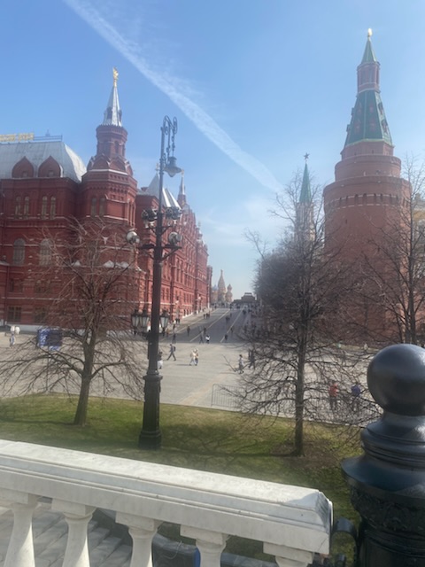 Женщины должны первые знакомиться и соблазнять