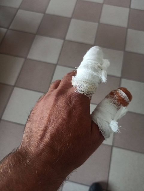 Если у Вас есть это в хозяйстве, то берите молоток и раздолбайте это или подарите своему врагу