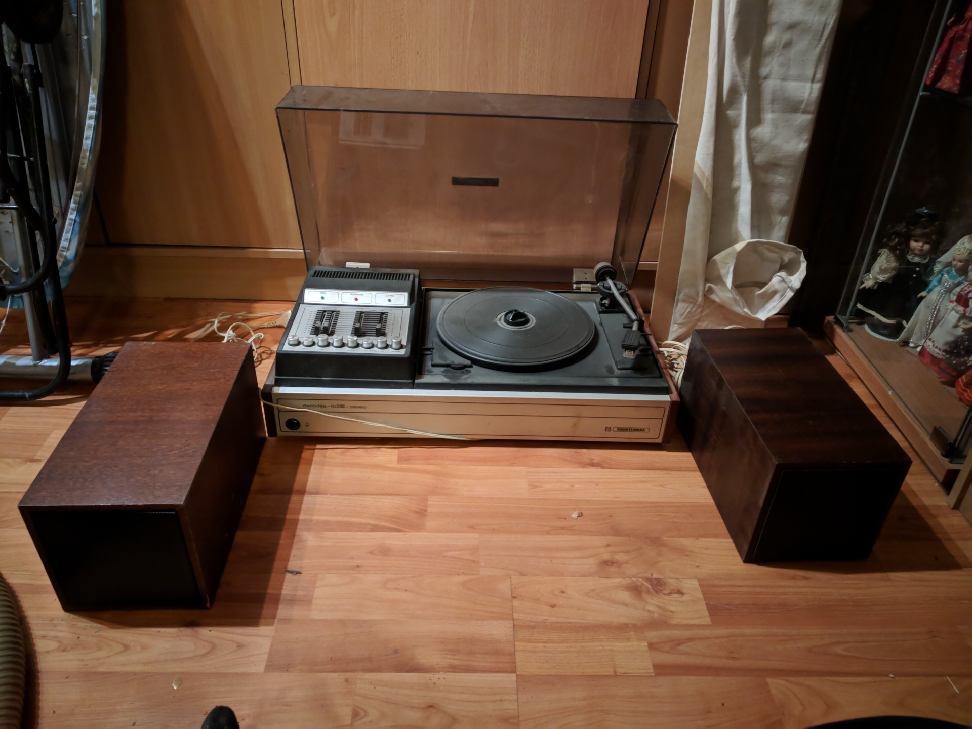 Радиотехника Мелодия-103Б-стерео - ЯПлакалъ