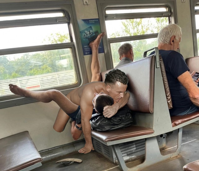 В электричке...