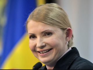 В соцсетях высмеяли новый гламурный образ Тимошенко