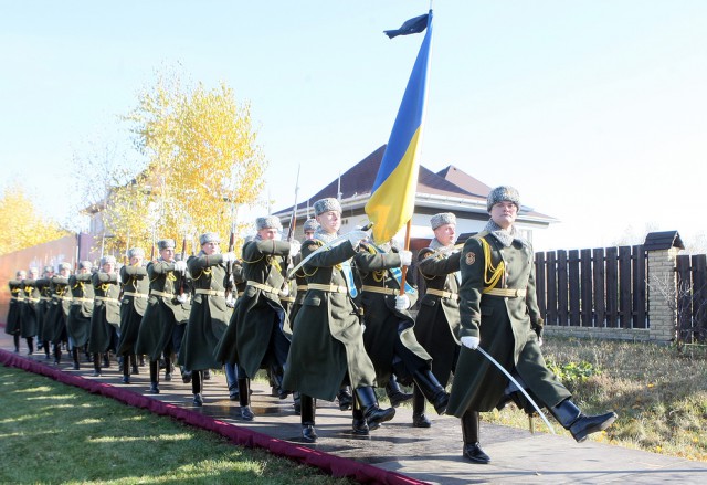 Под Киевом перезахоронили 60 солдат