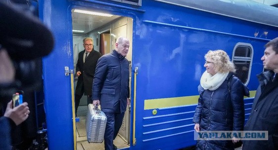 Это смешно даже без всяких подписей
