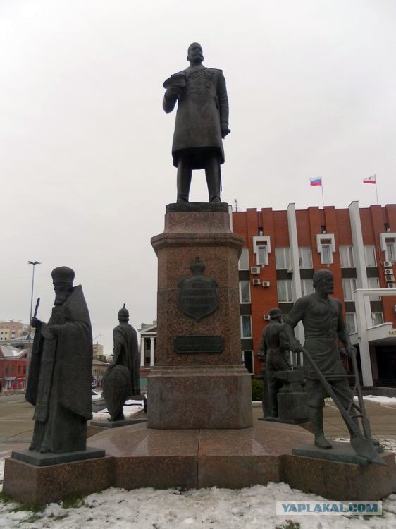 Какие прозвища дают памятникам в России