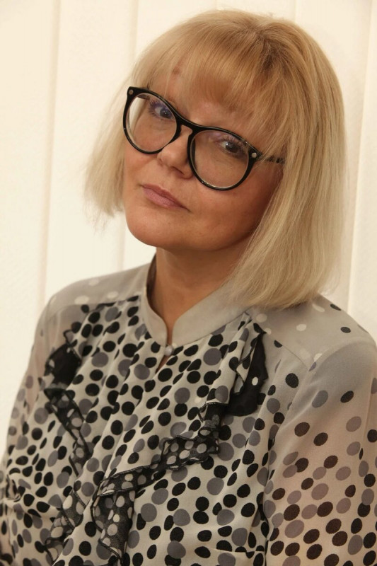 Марина Дюжева. Путь к успеху, неудачный брак и счастливый союз длиною в 40 лет. Как живёт актриса?
