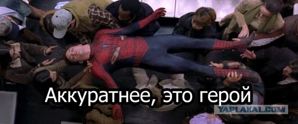 В Краснодаре водитель трамвая не стал дожидаться, пока водители уберут с его пути припаркованные автомобили