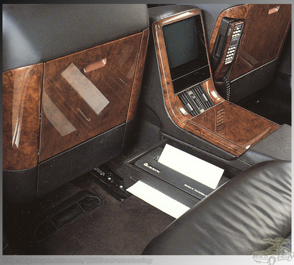 Очень редкое исполнение модели Mercedes-Benz W126 Executive