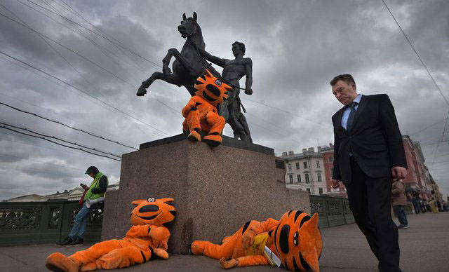 Вдарим безудержным весельем по суровому понедельнику!