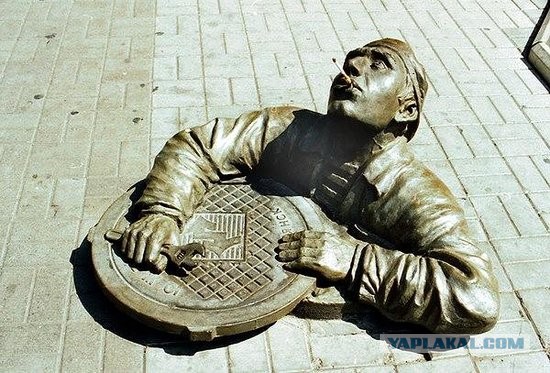 Памятники, способные удивить любого