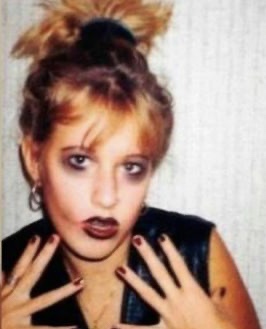 16-летнюю дочь экс-вратаря "Зенита" Вячеслава Малафеева подозревают в наркоторговле — она попалась на продаже таблеток экстази