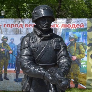В военкоматы ЛНР выстроилась очередь из добровольцев