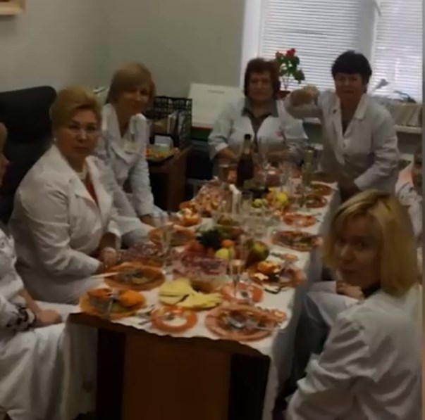 Фото итальянских врачей после смены