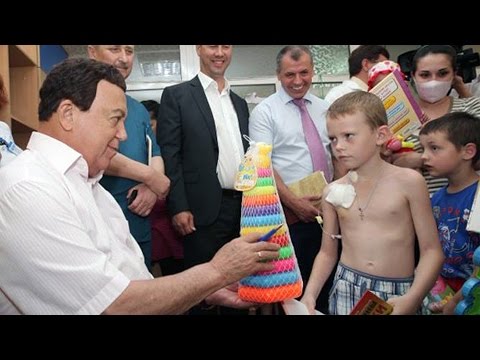 103-летнему ветерану Николаю Жукову доставили мешок военных  «подарков» от "губера" Новгородской области Андрея Никитина