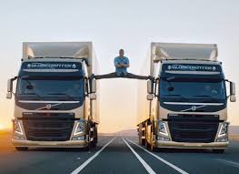 Держи по щекам