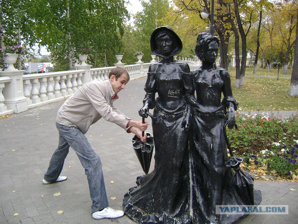 Приколы со статуями