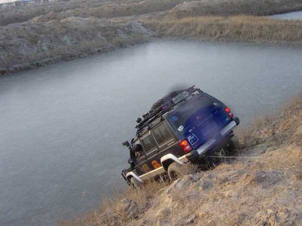 Джип в качестве ледокола