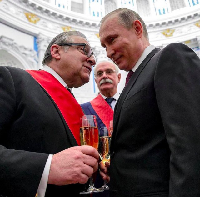 Михалков сбежал из страны?