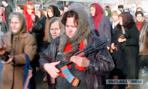 «Откройте ворота. У нас сегодня черный день». Чечня провожает убийцу полковника Буданова