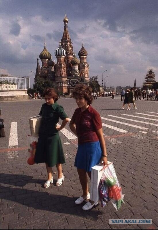 Фотографии из времен, когда ты верил в светлое будущее!