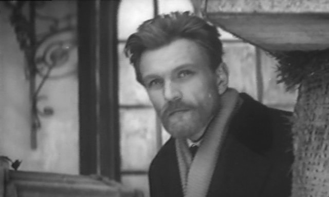 9 мая родился актер Игорь Ледогоров