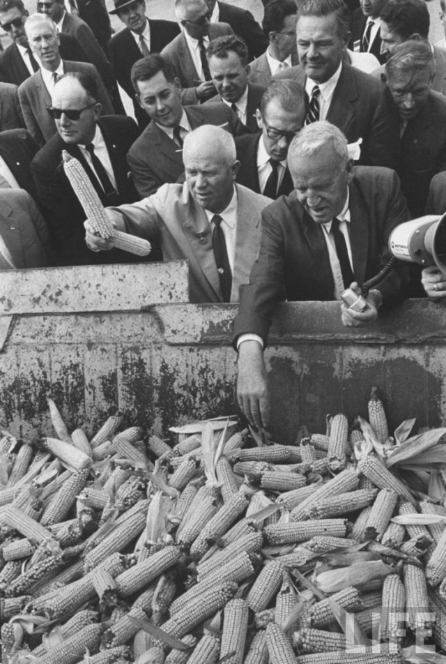 Хрущев: факты и легенды из жизни скандального "кукурузного" генсека