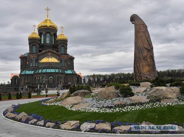 Пора строить зиккураты, Государь. Бездари во власти