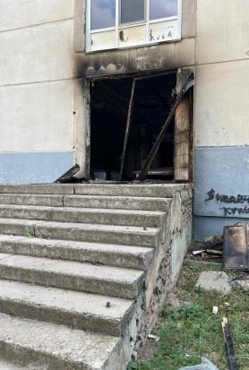 А не поджечь ли школу? - подумала девочка