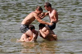 Про лето, купание и уши