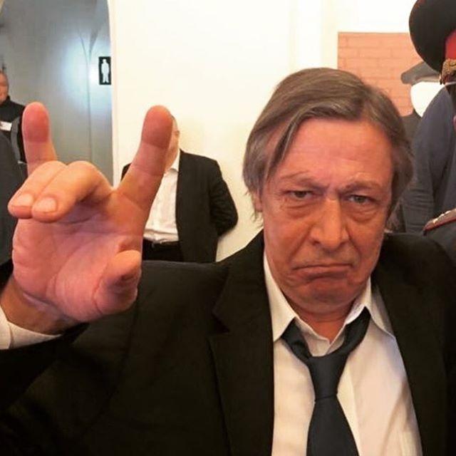 Кому из знаменитостей вы бы въе@али? И почему?