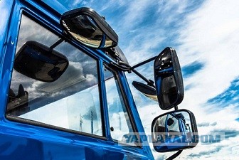 Опять какой-то гад залез в святое — слепую зону!