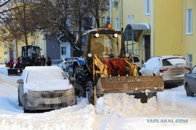 Трактор на дороге и 30км/ч.