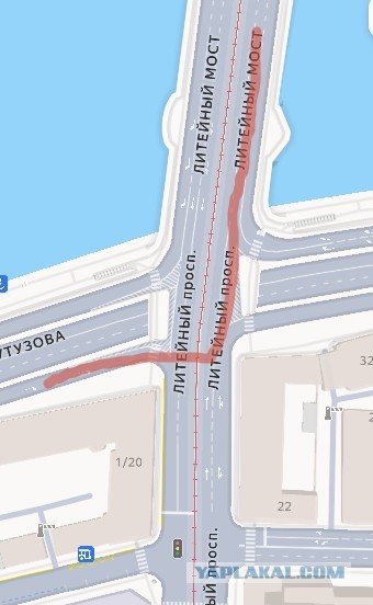 Протаранил скорую