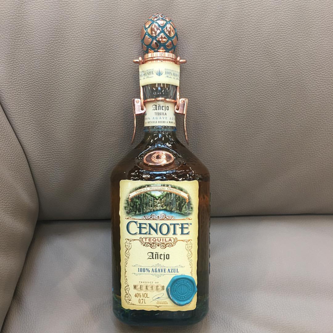 Кошерный текила. Текила в керамической бутылке. Текила с рогами. Cenote Tequila.