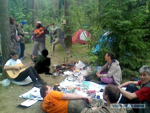 Фотожаба: Бой с гитарой наперевес