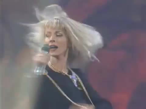 Абсурдные русские хиты 90-х. Что авторы хотели ими сказать