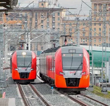 Ребят, не приезжайте раньше времени из командировок....